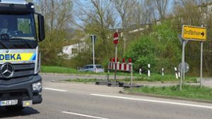 Die Sperre an der Kreuzung wird nach einem Umbau aufgehoben. Foto: Archiv (Werner Kuhnle)