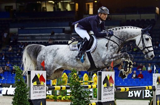 Sattelt seine Pferde in Stuttgart: Michael Jung, hier beim Stuttgart German Masters 2015 auf Sportsmann. Foto: Baumann