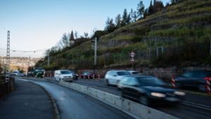 Die Engstelle an der Neuen Weinsteige: Am Donnerstag gab es einen Zwischenfall mit Verkehrsbehinderungen. Foto: Lichtgut/Leif Piechowski