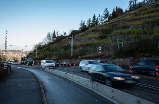 Die Engstelle an der Neuen Weinsteige: Am Donnerstag gab es einen Zwischenfall mit Verkehrsbehinderungen. Foto: Lichtgut/Leif Piechowski