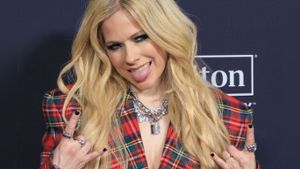 Avril Lavigne passt der Punk-Look der 00er Jahre noch
