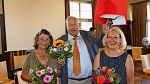 Doris Staib, Günther Schubert und Theresia Härer (von links) sind am Montagabend ausgezeichnet worden. Foto: Torsten Ströbele