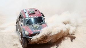 Wie schon bei der vergangenen Rallye Dakar, werden die Minis auch 2016 wieder gehörig Staub und Sand aufwirbeln. Foto: dpa