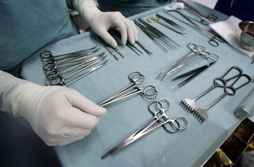 Dem 54-jährigen Vietnamesen wurde die Schere im Bauch, die ein Chirurg bei einer Operation vergessen hatte, erst vor einigen Tagen entfernt. Foto: dpa