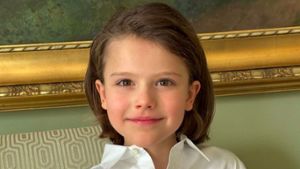 Das Prinzenpaar teilt ein neues Porträt von Prinz Alexander von Schweden. Foto: Instagram / prinsparet