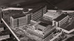1962 befand sich die Justizvollzugsanstalt Stammheim noch im Bau. Das bis dahin sicherste Gefängnis Deutschlands war sozusagen eine Musteranstalt aus dem Musterländle. Gut 20 Millionen Deutsche Mark soll der Komplex damals gekostet haben. Foto: dpa