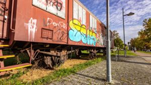 Der alte Eisenbahnwaggon von Heiningen:  Der Kulturförderverein hat Ideen, was man aus ihm machen kann. Foto: Staufenpress