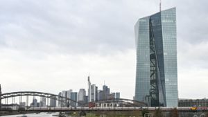 Seit Juli hat die Europäische Zentralbank ihre Leitzinsen um drei Prozentpunkte erhöht. Foto: dpa/Arne Dedert