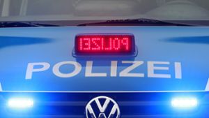 Die Polizei kann die beiden Männer in Ditzingen stoppen. Foto: dpa/Roland Weihrauch