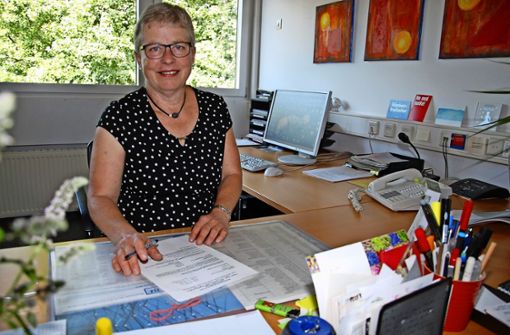 Noch am Schreibtisch: Auschul-Rektorin Tamara Grupp geht   in Ruhestand. Foto:  