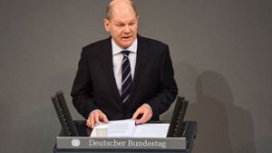 Bundeskanzler Olaf Scholz hält im Bundestag seine erste Regierungserklärung Foto: AFP/TOBIAS SCHWARZ