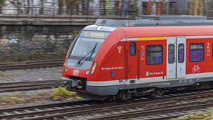 Der Vorfall ereignete sich in einer S-Bahn der Linie S1 in Richtung Kirchheim unter Teck (Archivbild). Foto: imago images/Arnulf Hettrich
