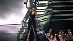Sängerin Taylor Swift nahm den Preis entgegen Foto: AFP/TIMOTHY A. CLARY