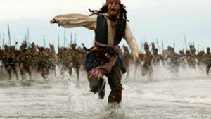 Ein Poet unter den Piraten: Captain Jack Sparrow (Johnny Depp) ist mal wieder auf der Flucht Foto: Verleih/Disney Enterprises