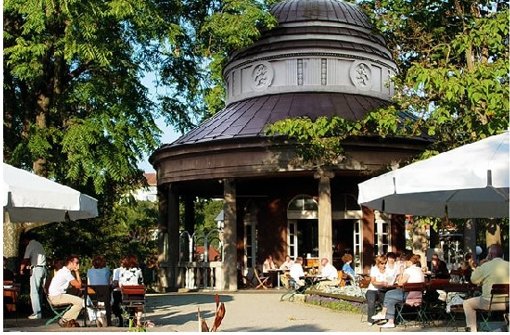 Klar auf Platz eins im Romantik-Ranking von Stuttgart: das Teehaus im Weißenburgpark Foto: Piechowski