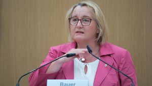 Wissenschaftsministerin Theresia Bauer (Grüne) bittet Vertreter der Hochschulen zum Gespräch. Foto: dpa