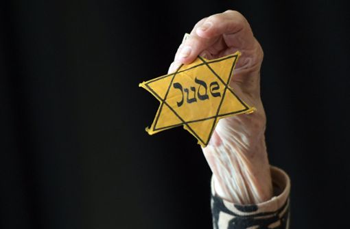 Ein Symbol der Verfolgung – der Judenstern, den die jüdischen Bürger unter den Nazis tragen mussten. Foto: dpa/Britta Pedersen