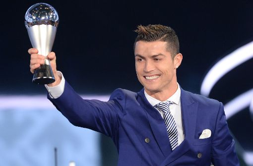 Strahlender Sieger: Zum vierten Mal wird Cristiano Ronaldo zum Weltfußballer gewählt. Foto: dpa