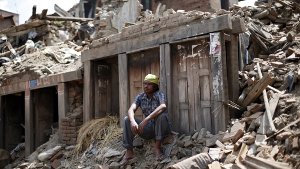 Nach einem weiteren Beben in Nepal steigt die Zahl der Opfer immer weiter an.  Foto: EPA