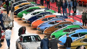 Der Autobauer Porsche hat auf den Retro Classics auch sein Jubiläum „75 Jahre Porsche Sportwagen“ gefeiert. Foto: dpa/Bernd Weißbrod