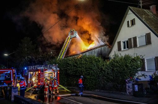 Das Haus in Sielmingen ist nach dem Brand nicht mehr bewohnbar. Foto: SDMG
