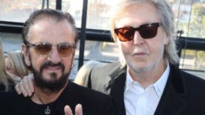 Ringo Starr (l.) und Paul McCartney bei der Paris Fashion Week. Foto: imago/ABACAPRESS