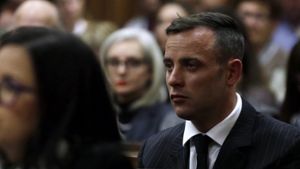 Oscar Pistorius muss sich erneut vor Gericht verantworten. Foto: AP
