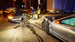 Totalschaden  sowohl am BMW als auch am Mercedes Foto: 7aktuell/Alexander Hald