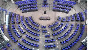 Wer sitzt links von der Alternative für Deutschland? Norbert Lammert erklärte, dass es die gleiche Sitzordnung wie bei der Bundesversammlung gäbe. Foto: AFP