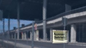 „Ausser Betrieb“ – wann sich das am Flughafen Berlin Brandenburg Willy Brandt (BER) in ändert, steht in den Sternen. Foto: dpa