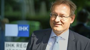 Der frühere Stuttgarter Regierungspräsident Johannes Schmalzl wird am 1. November sein Amt als neuer Hauptgeschäftsführer der IHK Region Stuttgart antreten. Foto: dpa