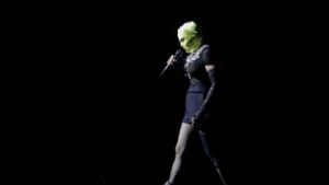 Die US-Sängerin Madonna wird ihre Tournee mit einem kostenlosen Konzert am Strand der Copacabana in Rio de Janeiro abschließen. Foto: Bruna Prado/AP/dpa