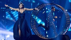 Sowohl Russland als auch die Ukraine stehen im Finale des Eurovision Song Contest. Nach der politischen Situation in ihrem Heimatland gefragt sagte die Ukrainerin Maria Yaremchuk (Tick-Tock, Foto) nach der Show: Alles was ich hier mache, mache ich für die Menschen in der Ukraine. Ich stehe nicht allein auf der Bühne. Hinter mir auf der Bühne stehen 46 Millionen Ukrainer. Foto: dpa