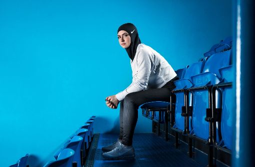 Der „Nike Pro Hijab“ soll Anfang 2018 weltweit in die Läden kommen. Das Sport-Kopftuch besteht aus einem besonders atmungsaktiven Material und soll so starkes Schwitzen reduzieren. Foto: Nike