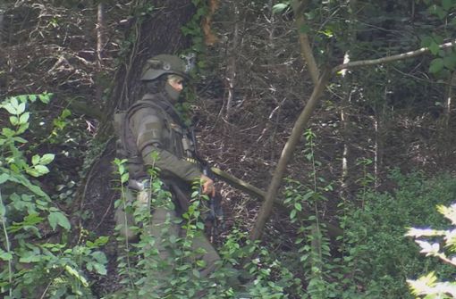 Tagelang durchstreiften schwer bewaffnete Einsatzkräfte den Wald bei Oppenau. Foto: 7aktuell.de/Oskar Eyb
