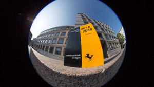 Das Stuttgarter Rathaus steht jetzt wieder ganz im Zeichen der Haushaltsberatungen. Der Etat soll eine Runde Sache werden. Foto: Lichtgut/Leif Piechowski