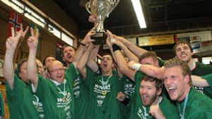 Die Mannschaft von Frisch Auf Göppingen feiert den EHF-Pokal-Sieg 2011 in Elsenfeld nach dem Endspielsieg gegen den TV Großwallstadt. Foto: Baumann/Julia Rahn