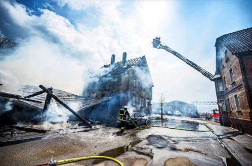 Am 15. April brannte ein Mehrfamilienhaus in Eislingen. Die Ursache des Feuers ist bislang nicht geklärt. Vorsätzliche Brandstiftung schließt die Polizei aber aus. Foto: Giacinto Carlucci