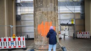 Das Brandenburger Tor in Berlin wurde erneut von Klimaaktivisten beschmiert. Foto: dpa/Annette Riedl