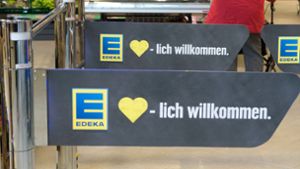Bei Edeka Böcker in Hamburg blieben die Regale für einen Samstag fast leer.  (Symbolbild). Foto: dpa
