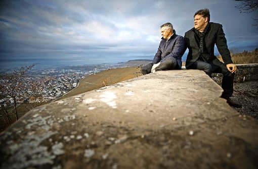 Volker Gaupp und Thomas Deißler (von links) am Aussichtspunkt Drei Riesen Foto: Stoppel