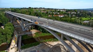 2011  ist die eine Hälfte fertiggestellt worden, zwölf Jahre später soll mit der Komplettierung des Murrtalviadukts begonnen werden. Foto: Martin Stollberg