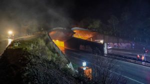Der Fellbacher Kappelbergtunnel – hier bei einem Rauchversuch der Feuerwehr im Dezember 2020  – wird demnächst in mehreren Nächten gesperrt. Foto: /SDMG / Kohls