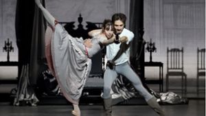 Mehr Plätze, aber  weiterhin ausverkauft: „Mayerling“ mit Elisa Badenes und  Friedemann Vogel Foto: © Stuttgarter Ballett
