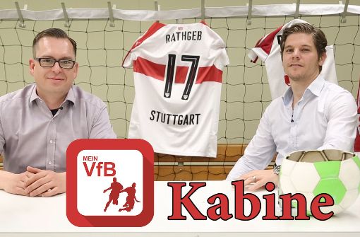 Sportressortchef Dirk Preiß (re.) und Sportredakteur Philipp Maisel führen durch die MeinVfB-Kabine. Foto: StN