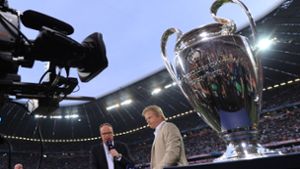 Das ZDF mit seinem Experten-Duo Oliver Welke und Oliver Kahn ist nicht bereit, für die Champions League noch tiefer in die Tasche zu greifen. Foto: dpa