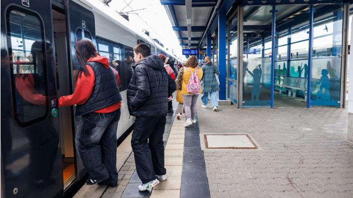 S-Bahnen fahren wieder – Passagiere freuen sich