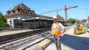 Michael Ditandy ist seit Anfang dieses Jahres Teamleiter am Haltepunkt Feuerbach. Der 31-jährige Ingenieur  war zuvor am Umbau des Hauptbahnhofs beteiligt. Foto: Georg Friedel