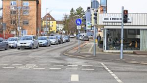 Viel Verkehr wenig Platz: Böblingens erste Radachse soll über die  Kellerkreuzung führen. Foto: Stefanie Schlecht