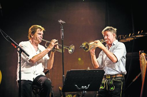 Blasmusik für die ewige Jugend: Campino (links) und Christoph Well in Stuttgart Foto: Lichtgut/Julian Rettig